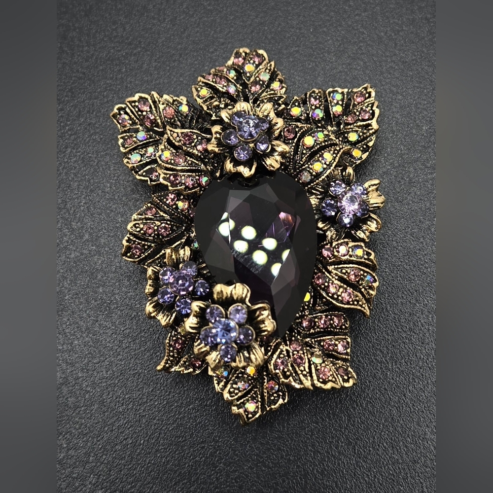 🌞 Mod Brooch GoldTone Purple Center, Lavender Crystals ABs Pinks & Blue/Greens